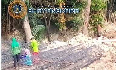 Proyek Pembangunan Tanggul Sungai Yang Dikerjakan CV Wahyu Putra, Tidak Menerapkan ( K3)